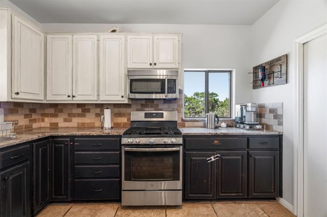 208 Amandas WAY, Leander, TX 78641