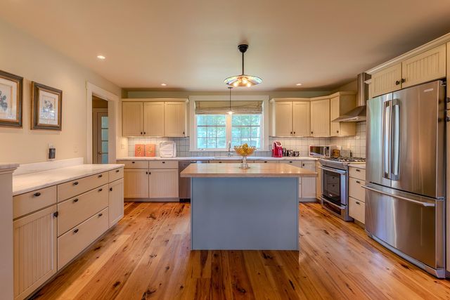 915 Peterkin Hill Road, Woodstock, VT 05091