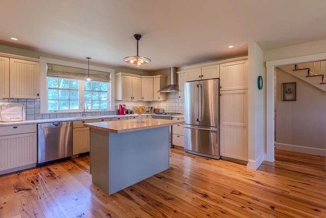 915 Peterkin Hill Road, Woodstock, VT 05091
