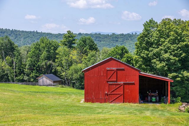 915 Peterkin Hill Road, Woodstock, VT 05091