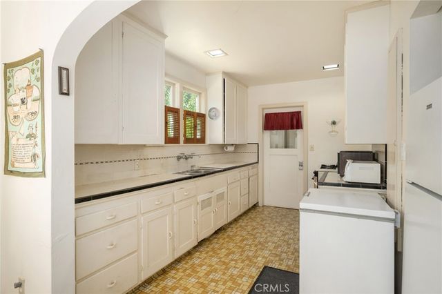 1845 N Arthur, Fresno, CA 93705