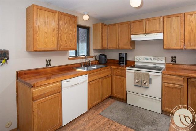 587 Chokecherry Place, Billings, MT 59102