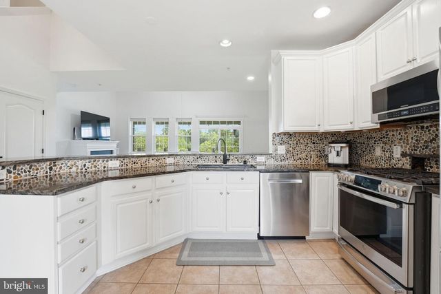 13940 GREENDALE DR, Woodbridge, VA 22191