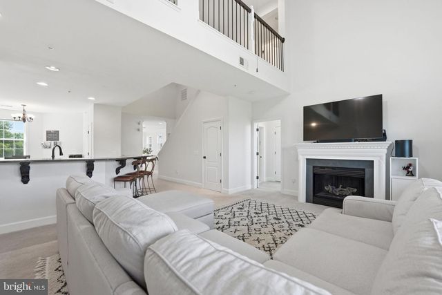 13940 GREENDALE DR, Woodbridge, VA 22191
