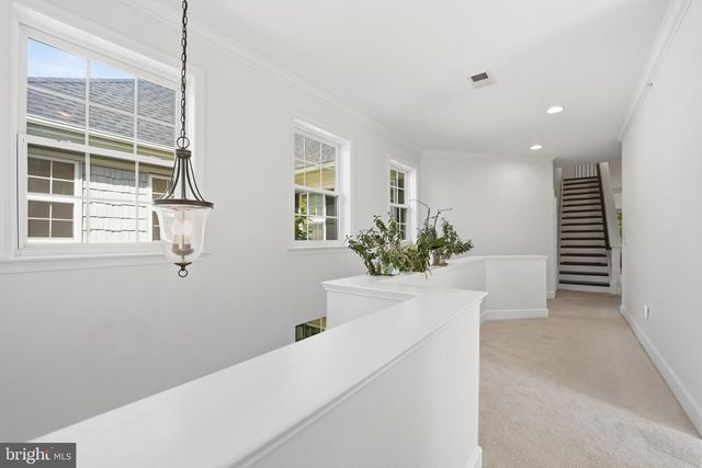 13940 GREENDALE DR, Woodbridge, VA 22191