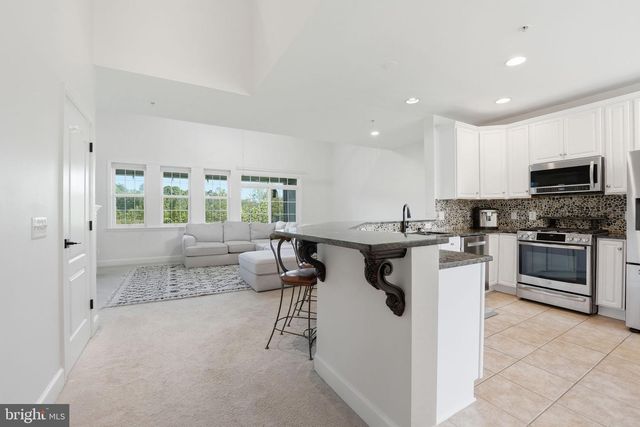 13940 GREENDALE DR, Woodbridge, VA 22191