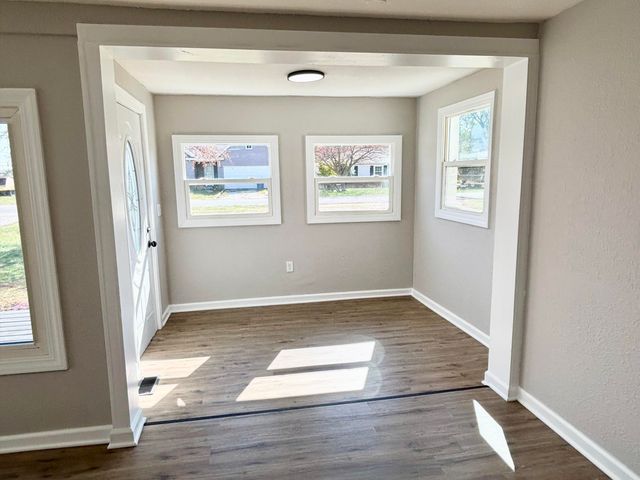 2745 Mechanic Street, Oregon, OH 43616