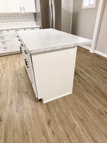 2745 Mechanic Street, Oregon, OH 43616