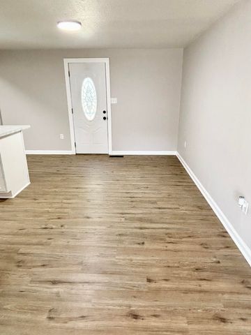 2745 Mechanic Street, Oregon, OH 43616