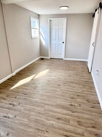 2745 Mechanic Street, Oregon, OH 43616