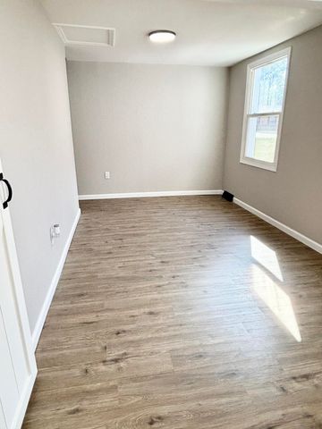 2745 Mechanic Street, Oregon, OH 43616