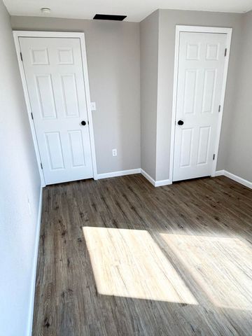 2745 Mechanic Street, Oregon, OH 43616