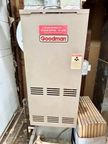 2745 Mechanic Street, Oregon, OH 43616