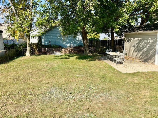 2745 Mechanic Street, Oregon, OH 43616