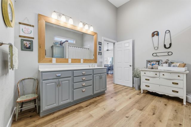 1370 N River Rd, Mulvane, KS 67110