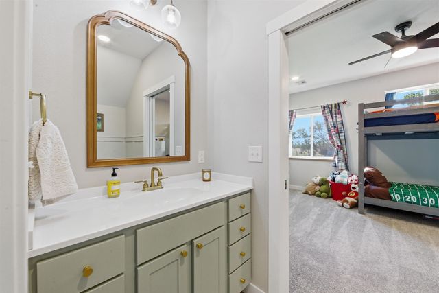 1370 N River Rd, Mulvane, KS 67110