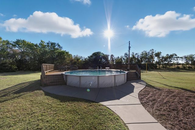 1370 N River Rd, Mulvane, KS 67110