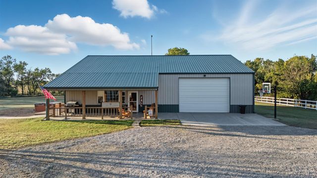 1370 N River Rd, Mulvane, KS 67110