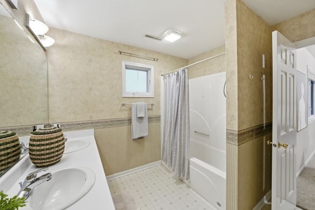 609 Shelley Avenue, Ames, IA 50014