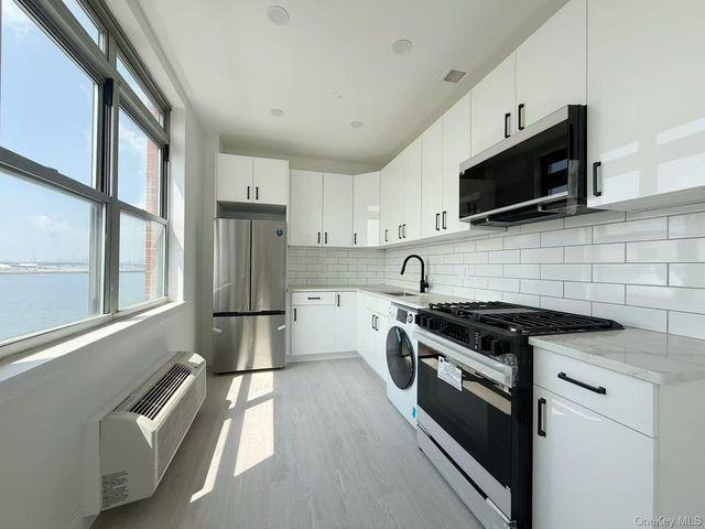 1434 110th Street 6E, College Point, NY 11356