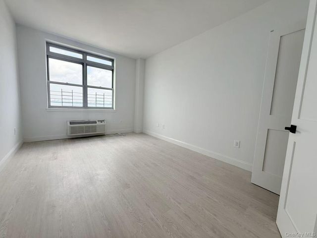 1434 110th Street 6E, College Point, NY 11356