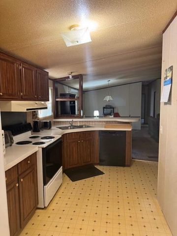 1061 Bo's Road, Summerton, SC 29148