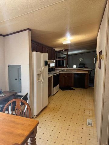 1061 Bo's Road, Summerton, SC 29148