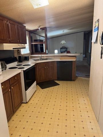 1061 Bo's Road, Summerton, SC 29148