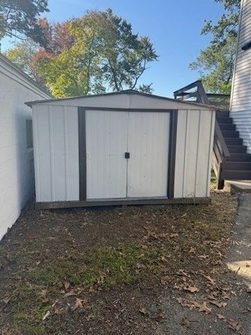 61 Glenmore St 61, Springfield, MA 01109