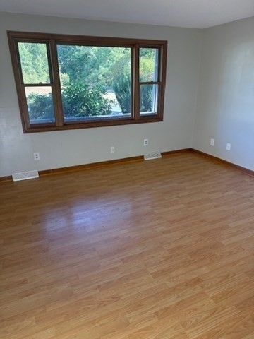 61 Glenmore St 61, Springfield, MA 01109