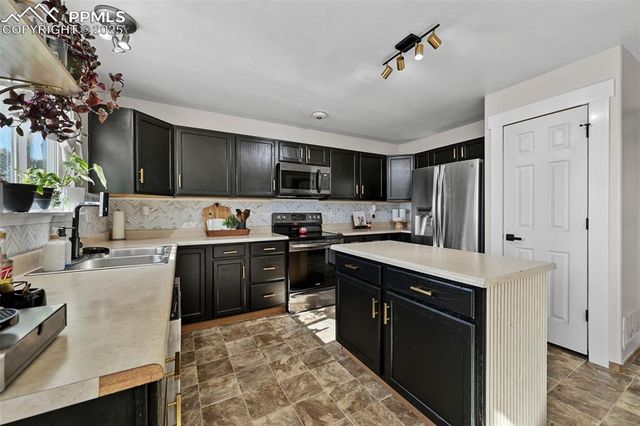 7427 Middle Bay Way, Fountain, CO 80817