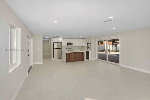 16232 SW 107th Ct, Miami, FL 33157