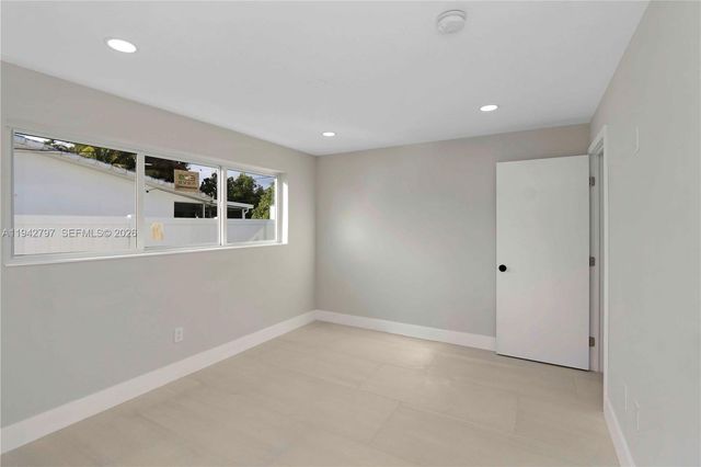 16232 SW 107th Ct, Miami, FL 33157