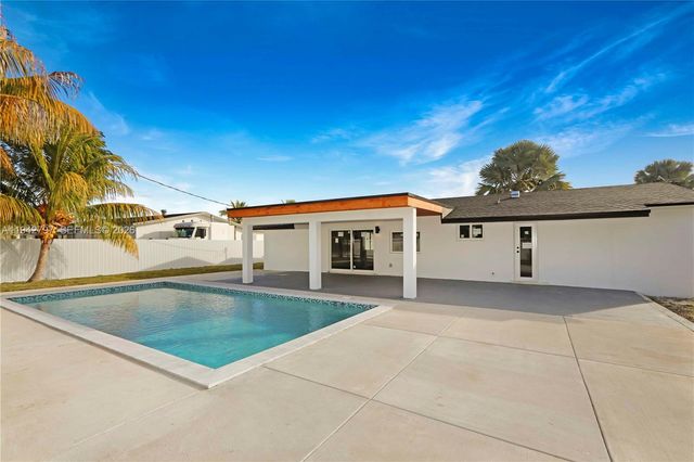 16232 SW 107th Ct, Miami, FL 33157