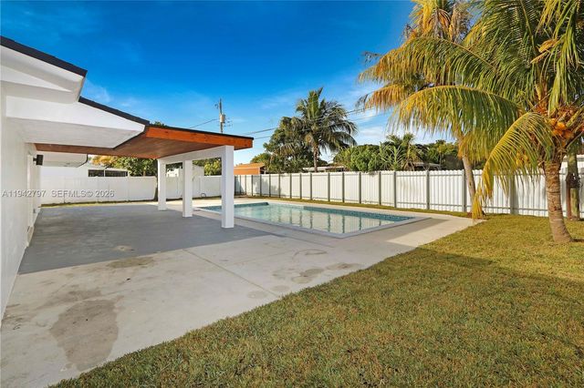 16232 SW 107th Ct, Miami, FL 33157