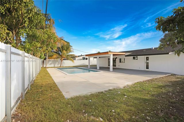 16232 SW 107th Ct, Miami, FL 33157