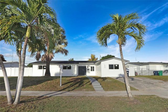 16232 SW 107th Ct, Miami, FL 33157