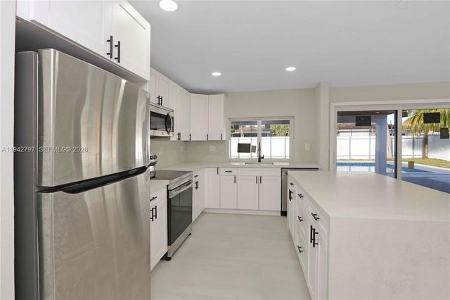 16232 SW 107th Ct, Miami, FL 33157