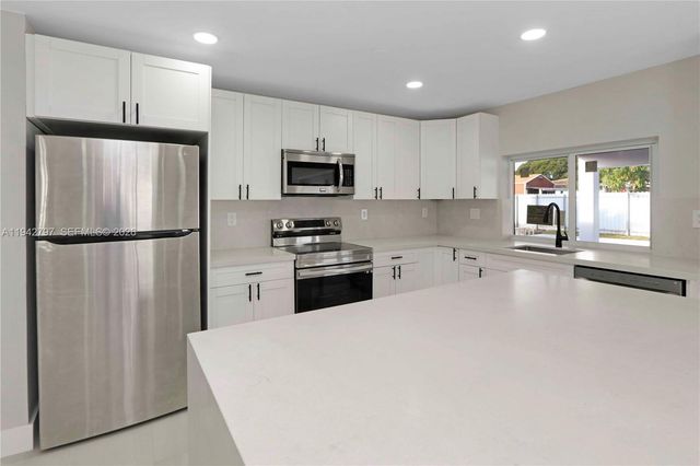 16232 SW 107th Ct, Miami, FL 33157