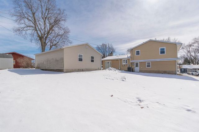 1191 Lindner Drive, Waterloo, IA 50701
