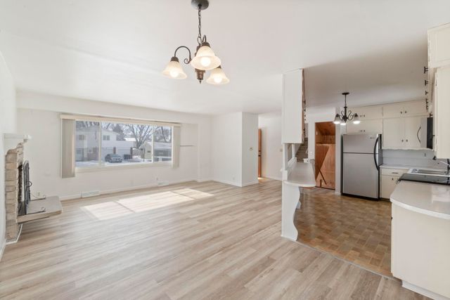 1191 Lindner Drive, Waterloo, IA 50701