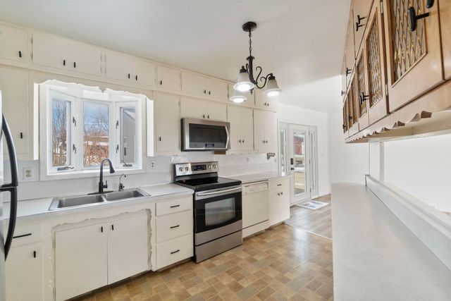 1191 Lindner Drive, Waterloo, IA 50701