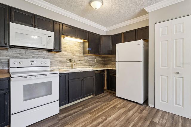 314 E PRIMROSE LANE, Lady Lake, FL 32159