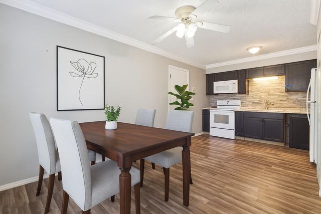 314 E PRIMROSE LANE, Lady Lake, FL 32159