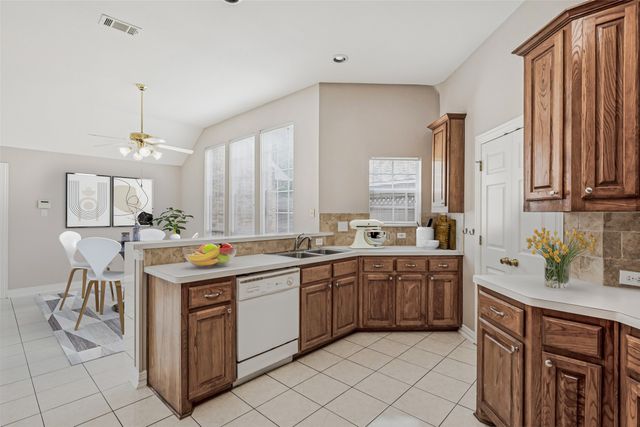 432 Beacon Hill Drive, Coppell, TX 75019