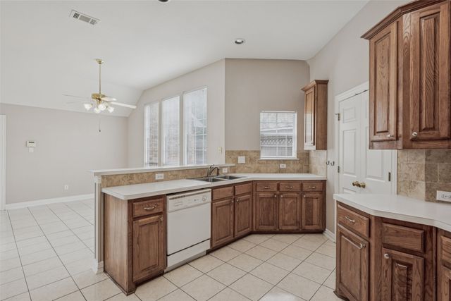 432 Beacon Hill Drive, Coppell, TX 75019