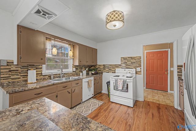 405 Sobotka Street, Hartselle, AL 35640