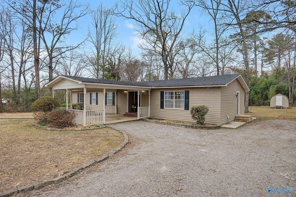 405 Sobotka Street, Hartselle, AL 35640