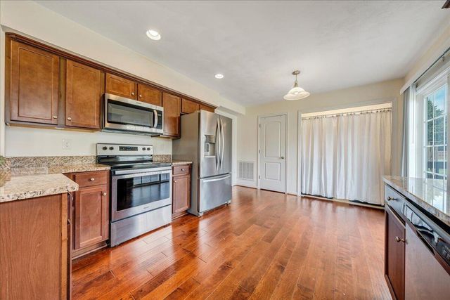 427 Cambridge Court RD, Vinton, VA 24179