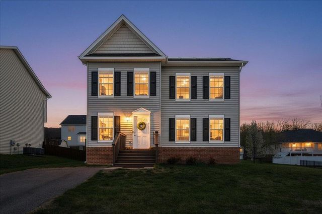 427 Cambridge Court RD, Vinton, VA 24179